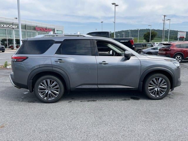 2023 Nissan Pathfinder SL 4WD