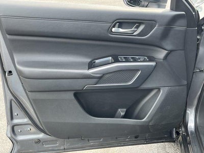 2023 Nissan Pathfinder SL 4WD