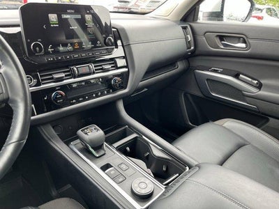 2023 Nissan Pathfinder SL 4WD
