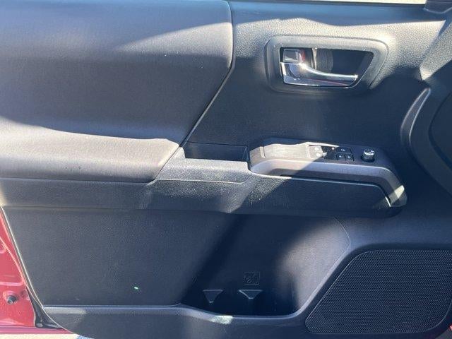 2017 Toyota Tacoma TRD Off Road Access Cab 6' Bed V6 4x4 AT (Natl)