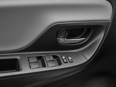 2017 Toyota Yaris 5-Door L Auto (Natl)