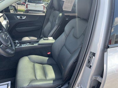 2025 Volvo XC60 B5 AWD Plus