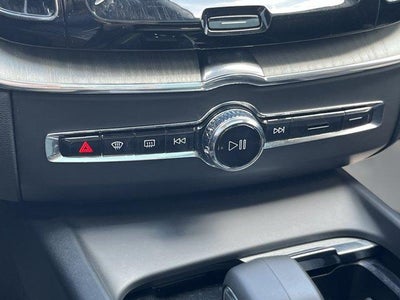 2025 Volvo XC60 B5 AWD Plus