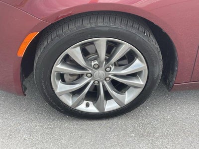 2015 Chrysler 200 4dr Sdn S FWD