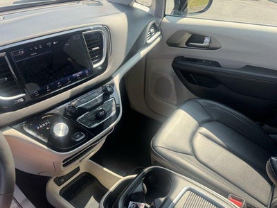 2023 Chrysler Pacifica Touring L FWD
