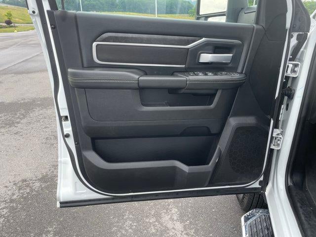 2024 RAM 3500 Big Horn 4x4 Crew Cab 8' Box