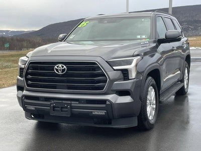 2025 Toyota Sequoia Platinum 4WD (Natl)