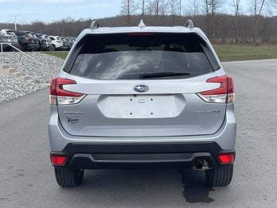 2023 Subaru Forester Premium CVT