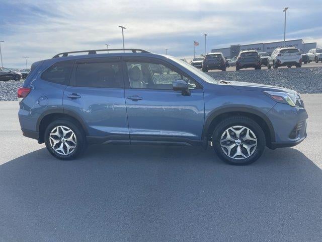 2023 Subaru Forester Premium CVT