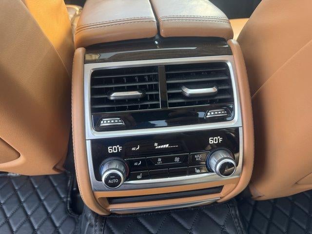 2022 BMW 740i xDrive Sedan