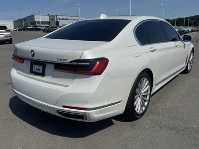 2022 BMW 740i xDrive Sedan