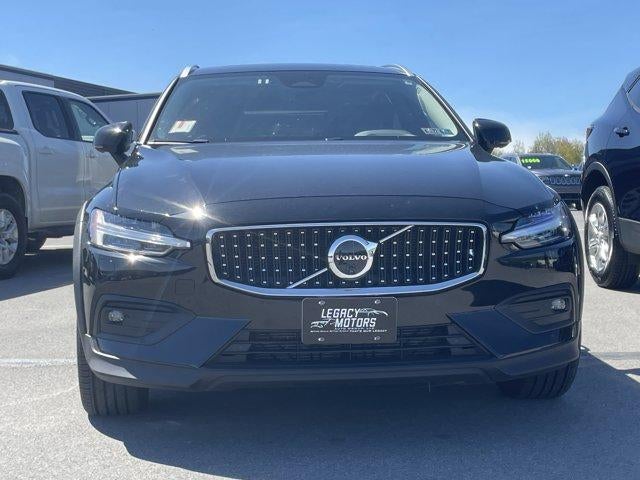 2025 Volvo V60 Cross Country B5 AWD Plus