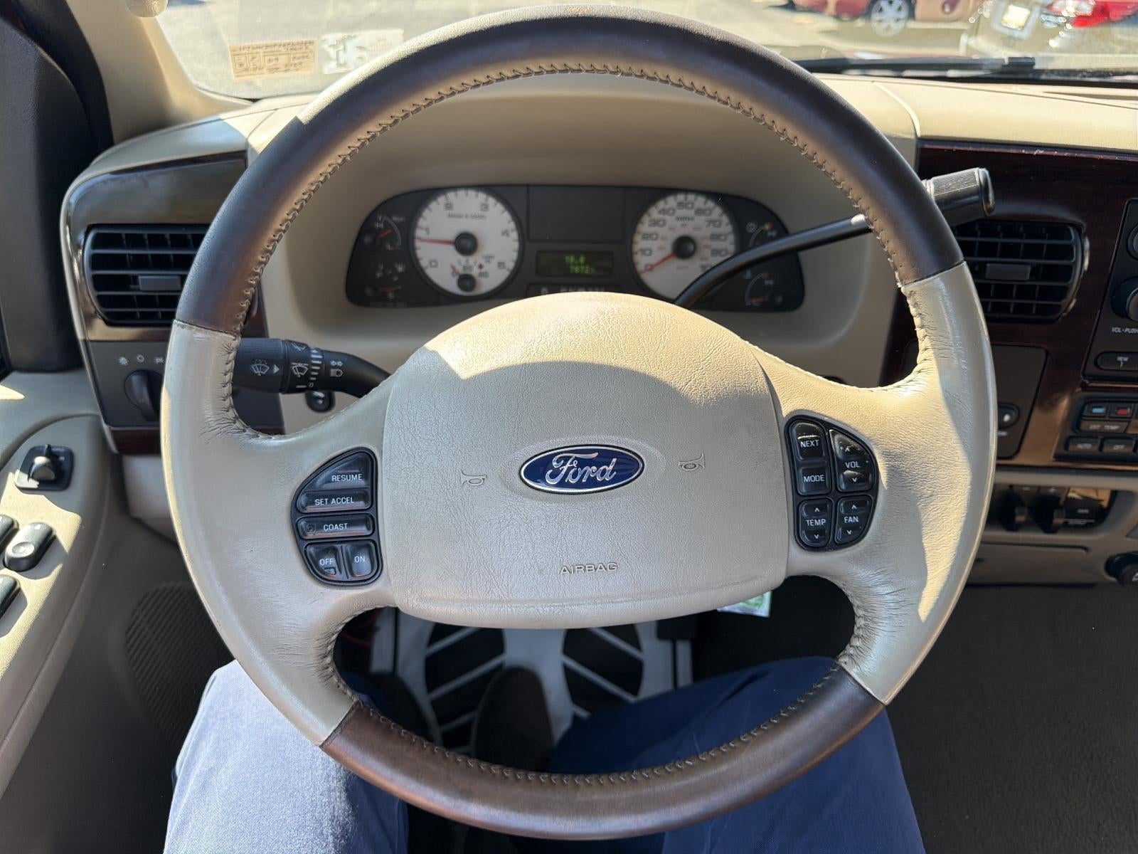 2005 Ford Super Duty F-350 DRW King Ranch