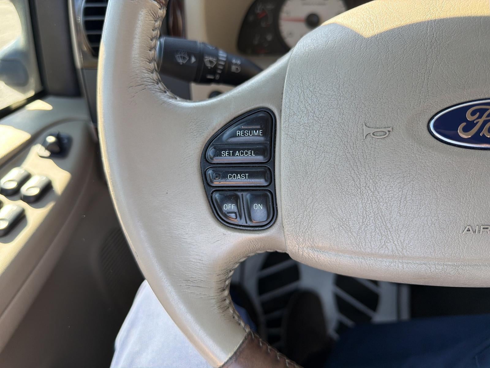 2005 Ford Super Duty F-350 DRW King Ranch