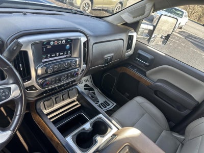 2019 GMC Sierra 2500 HD Crew Cab Standard Box 4-Wheel Drive SLT