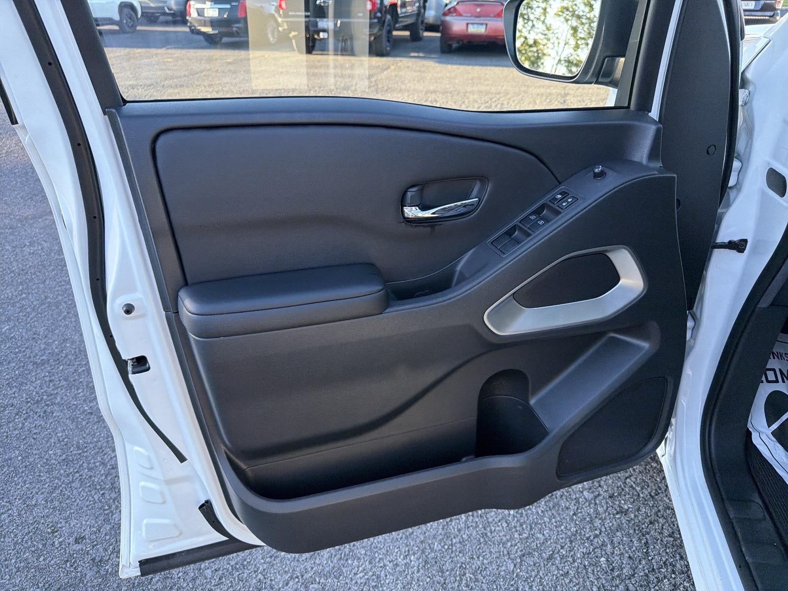 2026 Nissan Frontier Crew Cab 4x4 SV