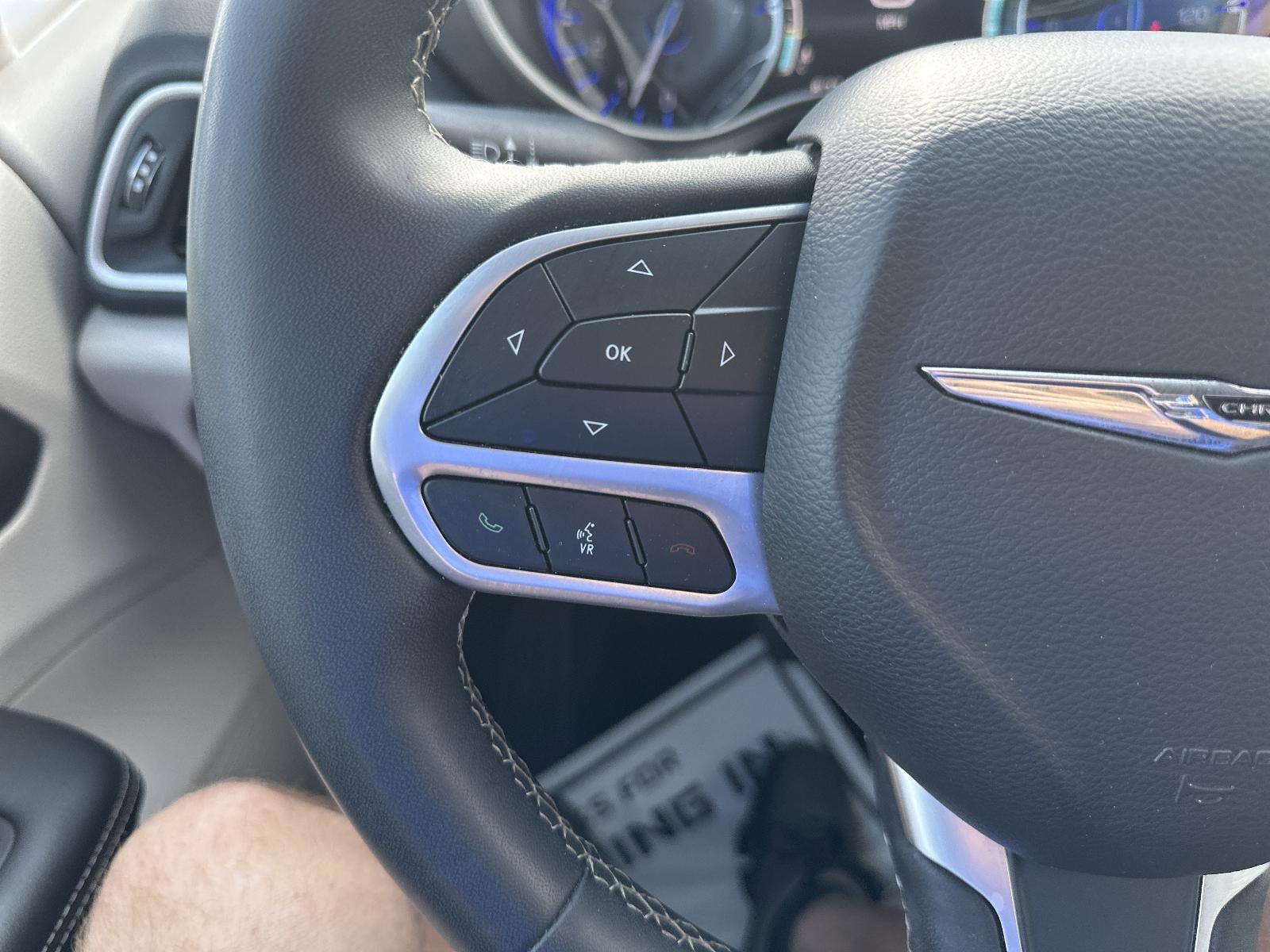 2023 Chrysler Pacifica Touring L FWD