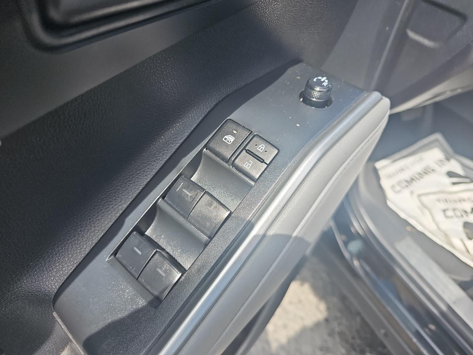 2023 Toyota Highlander LE AWD (SE)