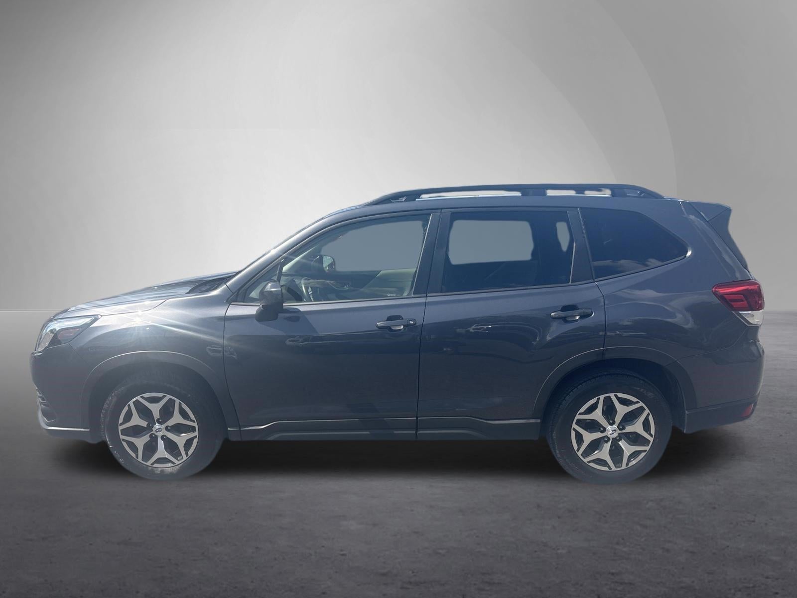 2022 Subaru Forester Premium CVT