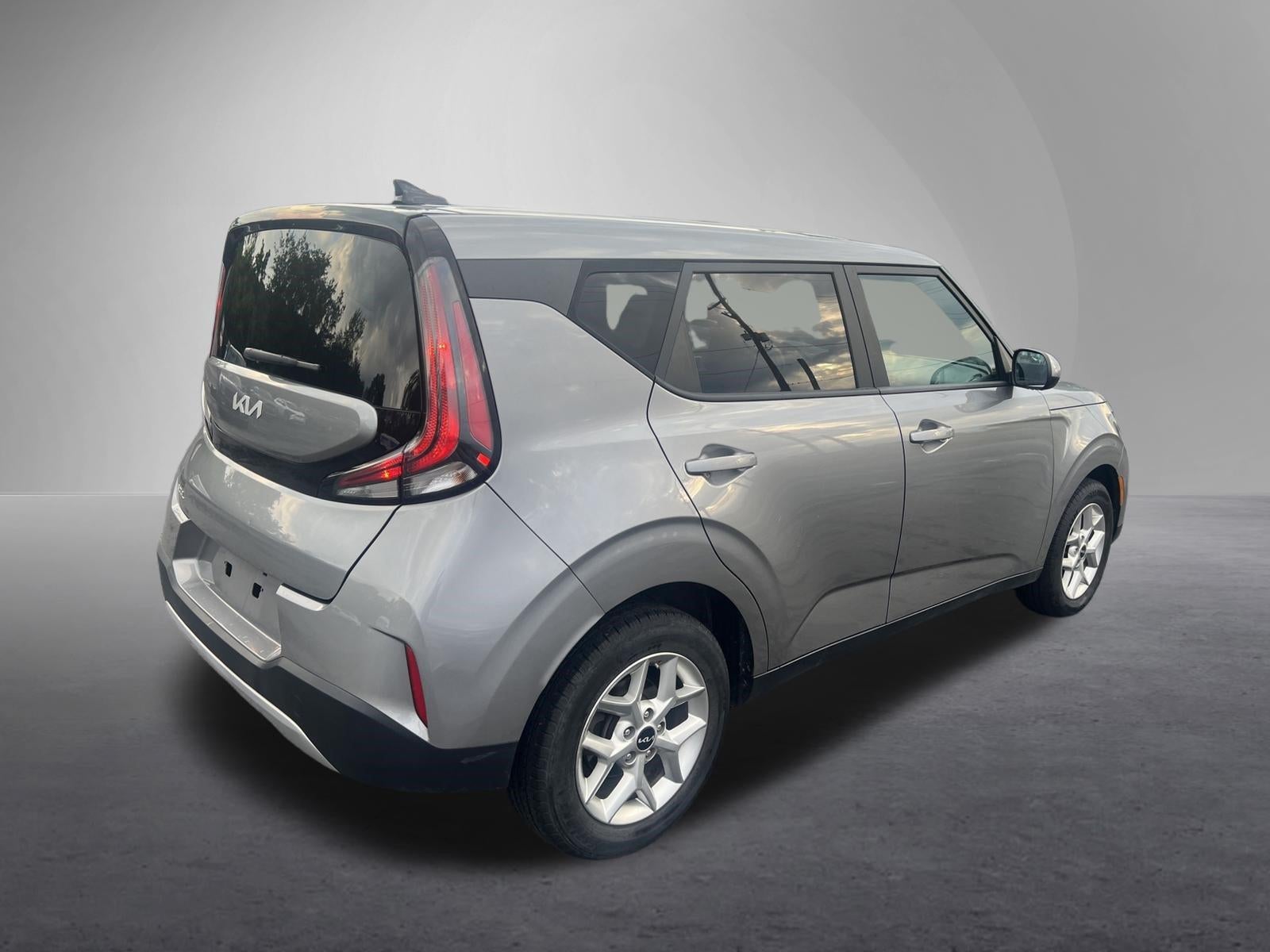 2024 Kia Soul LX IVT