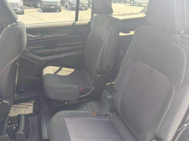 2025 Jeep Grand Cherokee L Laredo X 4x4