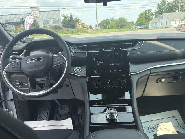 2025 Jeep Grand Cherokee L Laredo X 4x4