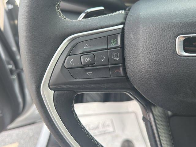 2025 Jeep Grand Cherokee L Laredo X 4x4