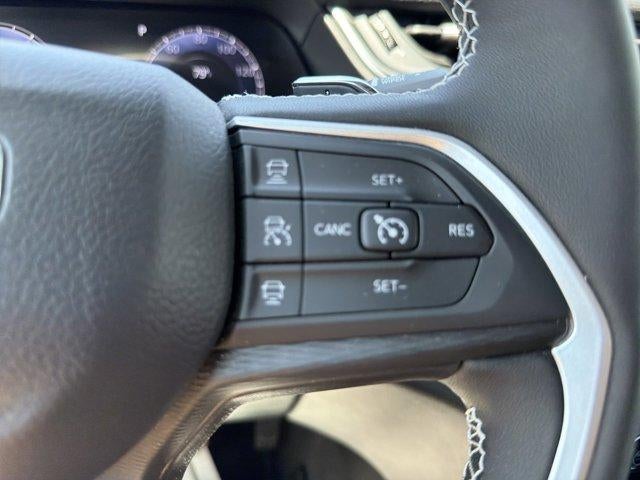 2023 Jeep Grand Cherokee L Laredo 4x4