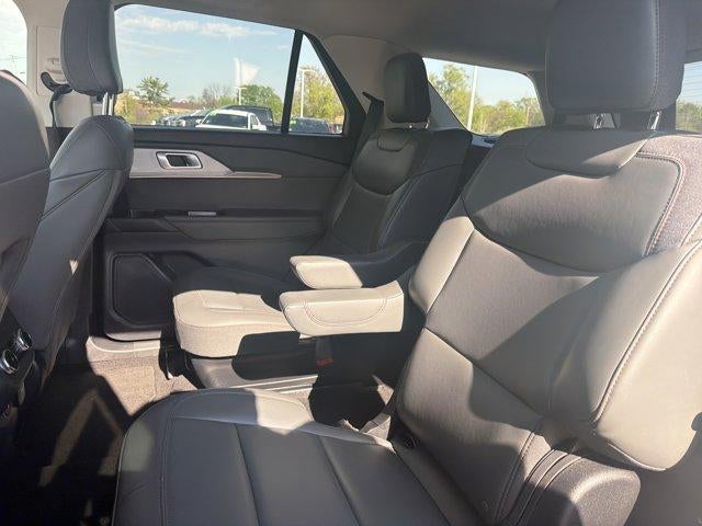 2025 Ford Explorer Active RWD