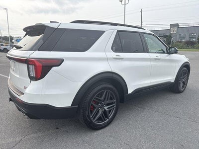 2025 Ford Explorer ST 4WD