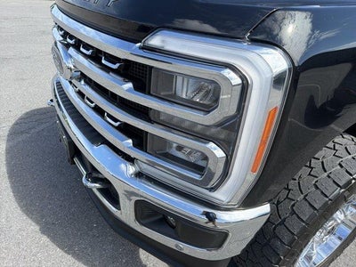2023 Ford Super Duty F-250 SRW LARIAT 4WD Crew Cab 6.75' Box