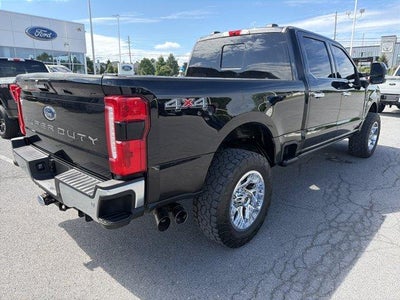 2023 Ford Super Duty F-250 SRW LARIAT 4WD Crew Cab 6.75' Box