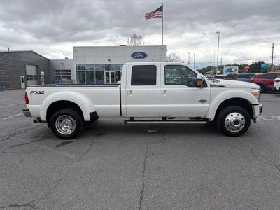 2016 Ford Super Duty F-450 DRW 4WD Crew Cab 8 Ft Box Lariat
