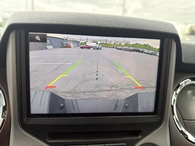 2016 Ford Super Duty F-450 DRW 4WD Crew Cab 8 Ft Box Lariat