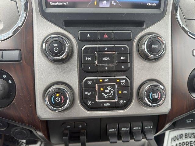 2016 Ford Super Duty F-450 DRW 4WD Crew Cab 8 Ft Box Lariat
