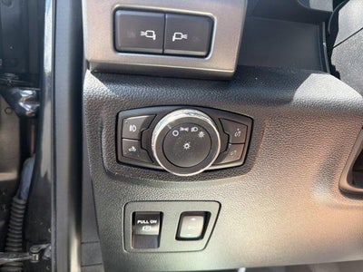 2015 Ford F-150 4WD SuperCrew 5-1/2 Ft Box XLT