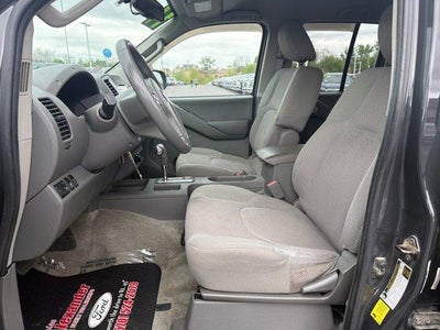 2014 Nissan Frontier 4WD Crew Cab SWB Auto SV