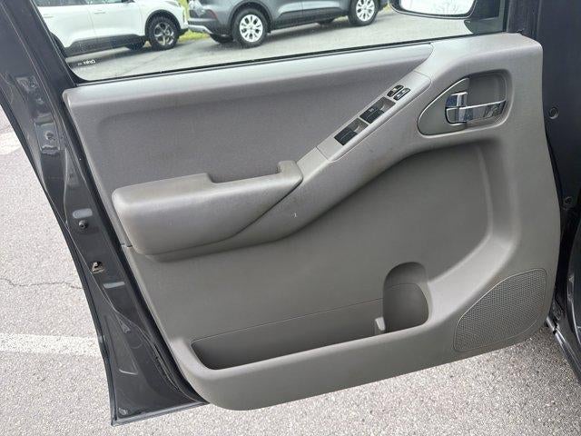 2014 Nissan Frontier 4WD Crew Cab SWB Auto SV