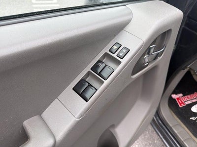 2014 Nissan Frontier 4WD Crew Cab SWB Auto SV
