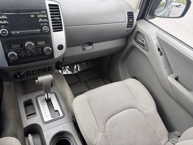 2014 Nissan Frontier 4WD Crew Cab SWB Auto SV