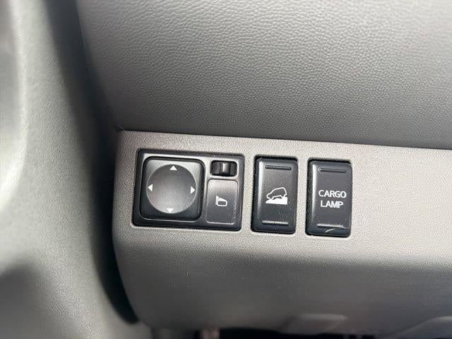 2014 Nissan Frontier 4WD Crew Cab SWB Auto SV