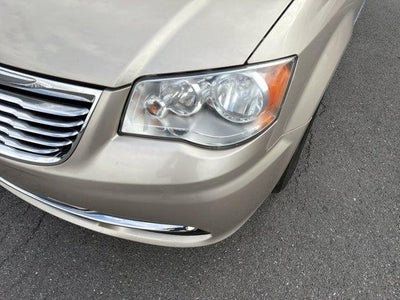 2013 Chrysler Town & Country 4dr Wgn Touring-L