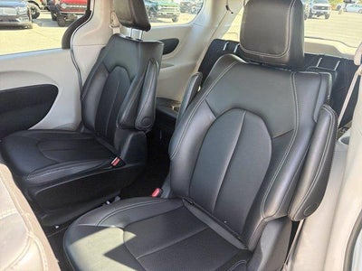 2024 Chrysler Pacifica Hybrid Select FWD