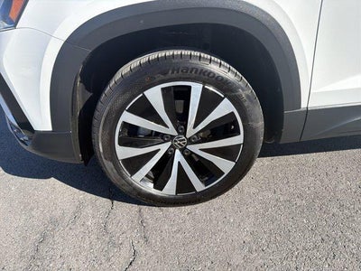 2024 Volkswagen Taos SE FWD