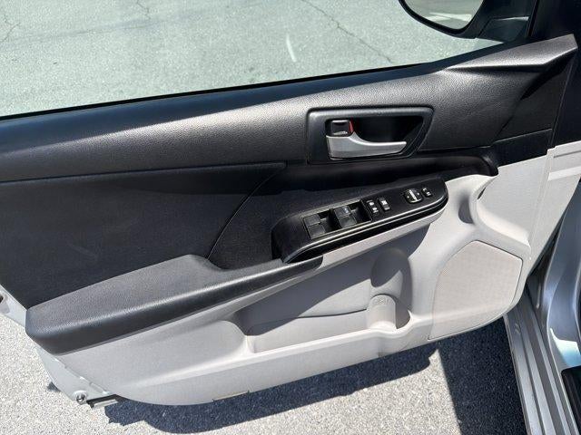 2012 Toyota Camry 4dr Sdn I4 Auto LE (Natl)