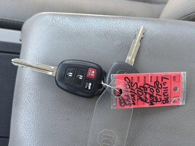 2012 Toyota Camry 4dr Sdn I4 Auto LE (Natl)