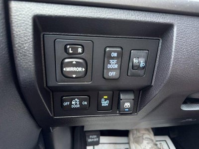 2016 Toyota Tundra 4WD Truck 4WD CrewMax Short Bed 5.7L SR5 (SE)