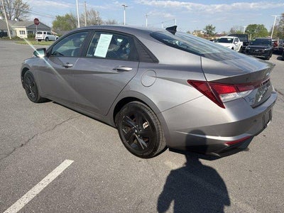 2023 Hyundai ELANTRA SEL IVT