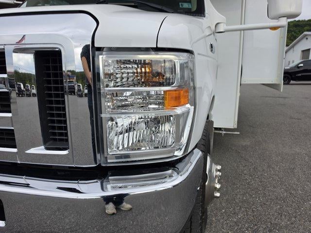 2012 Ford Econoline Commercial Cutaway E-450 Super Duty 158" DRW
