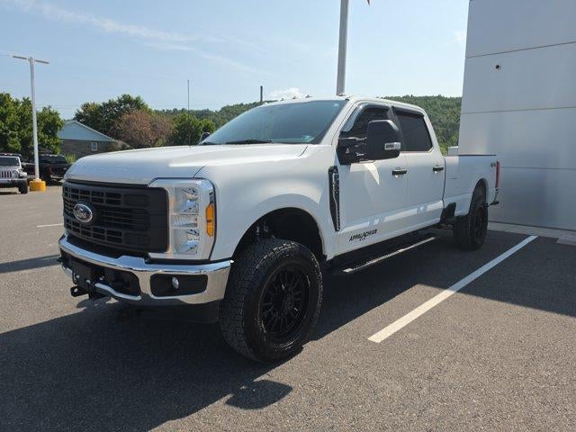 2023 Ford Super Duty F-350 SRW XL 4WD Crew Cab 6.75' Box